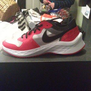 Jordan Air Zoom 85 Runner

Size 8